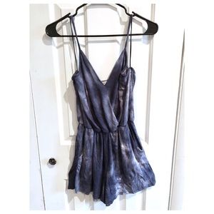 Francesca’s Ginger G blue Tye Dye v neck Romper